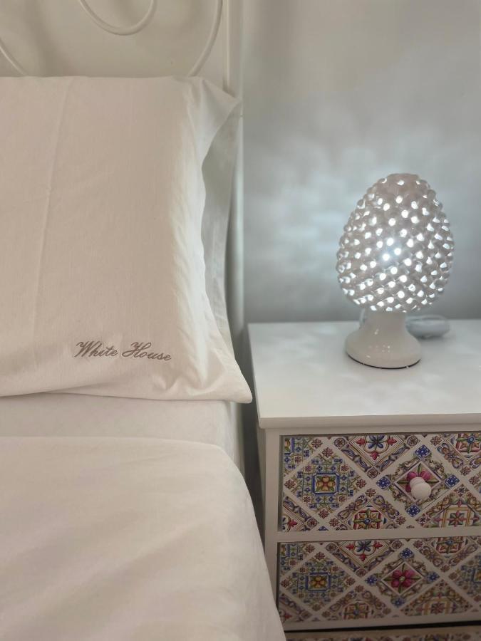 Salentina White House Bed & Breakfast Lecce Bagian luar foto